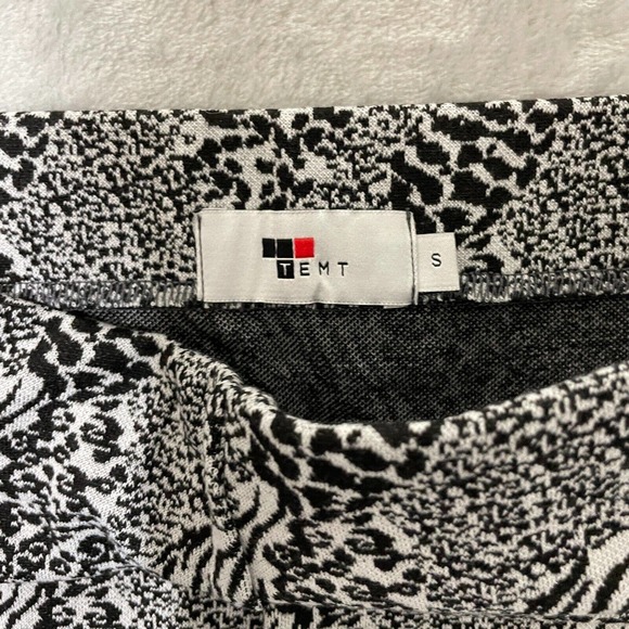 TEMT One Front Slit Pencil Skirt Small Black‎ White Zebra Design - Picture 3 of 6